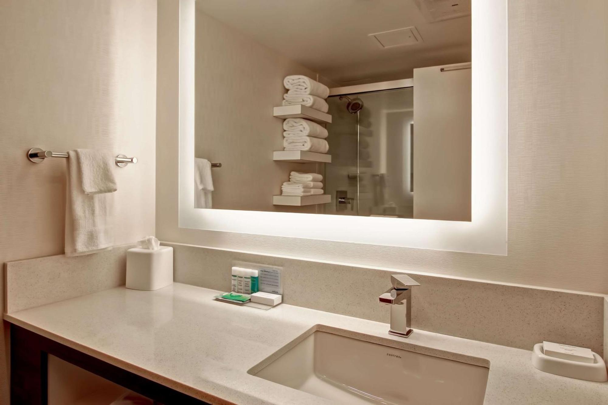 Hampton Inn & Suites By Hilton Calgary-Airport Dış mekan fotoğraf