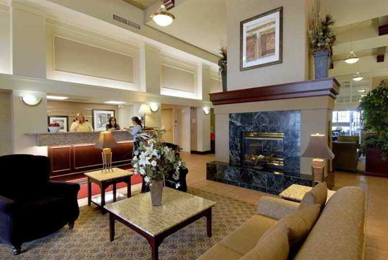 Hampton Inn & Suites By Hilton Calgary-Airport İç mekan fotoğraf